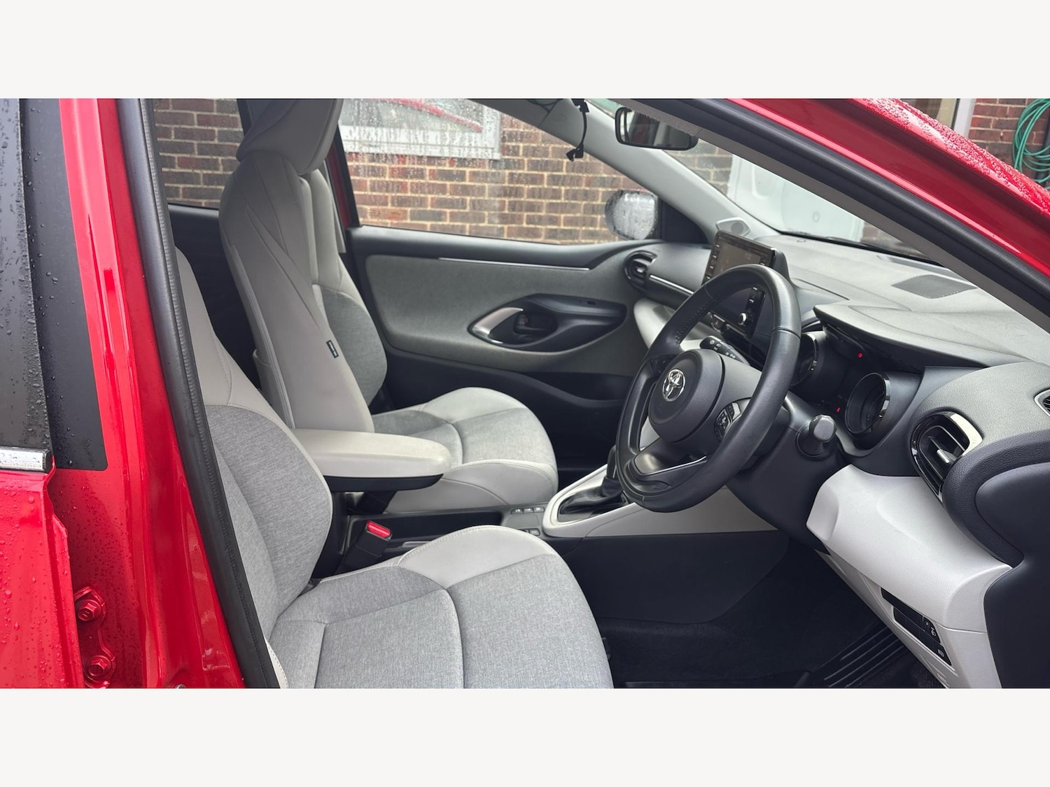 Used Toyota Yaris 2022 for sale - 76606947: Photo 13