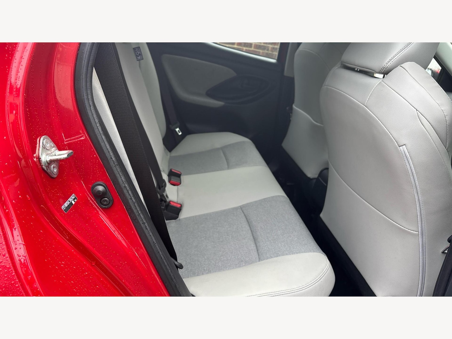 Used Toyota Yaris 2022 for sale - 76606947: Photo 14