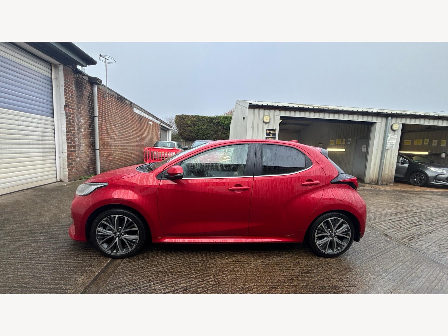 Used Toyota Yaris 2022 for sale - 76606947: Photo 19