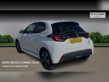 Used Toyota Yaris 2024 for sale - 77892707: Photo