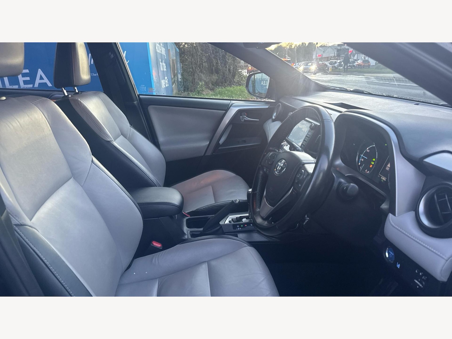 Used Toyota RAV4 2017 for sale - 76855853: Photo 13