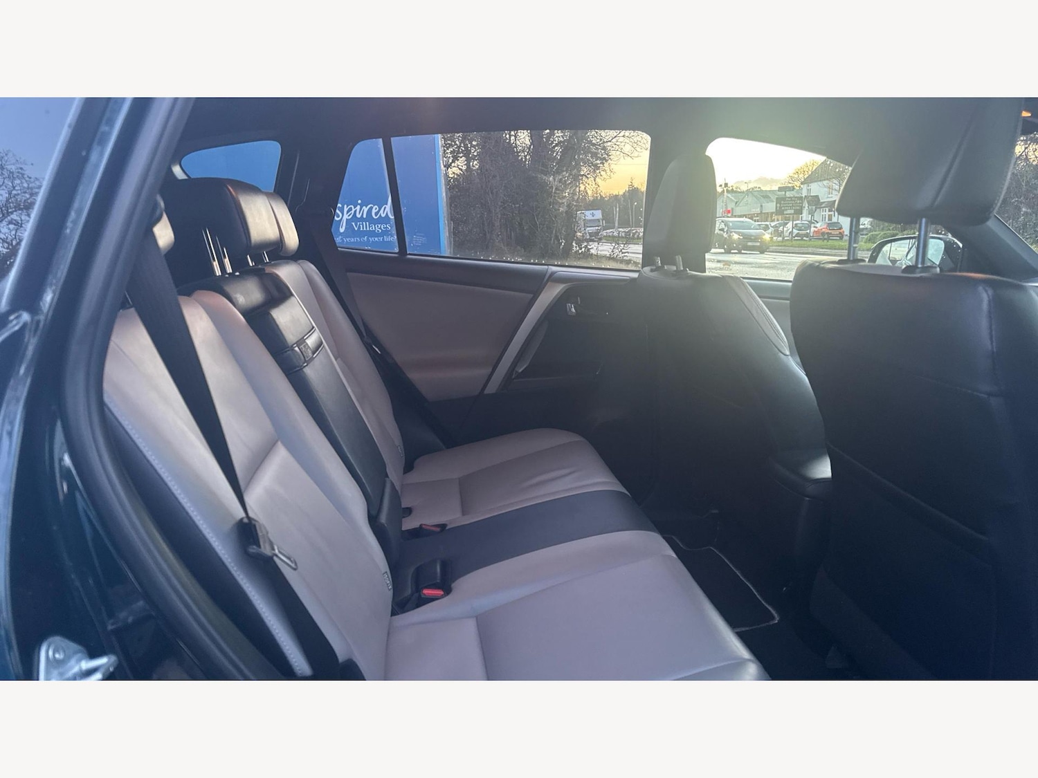 Used Toyota RAV4 2017 for sale - 76855853: Photo 14