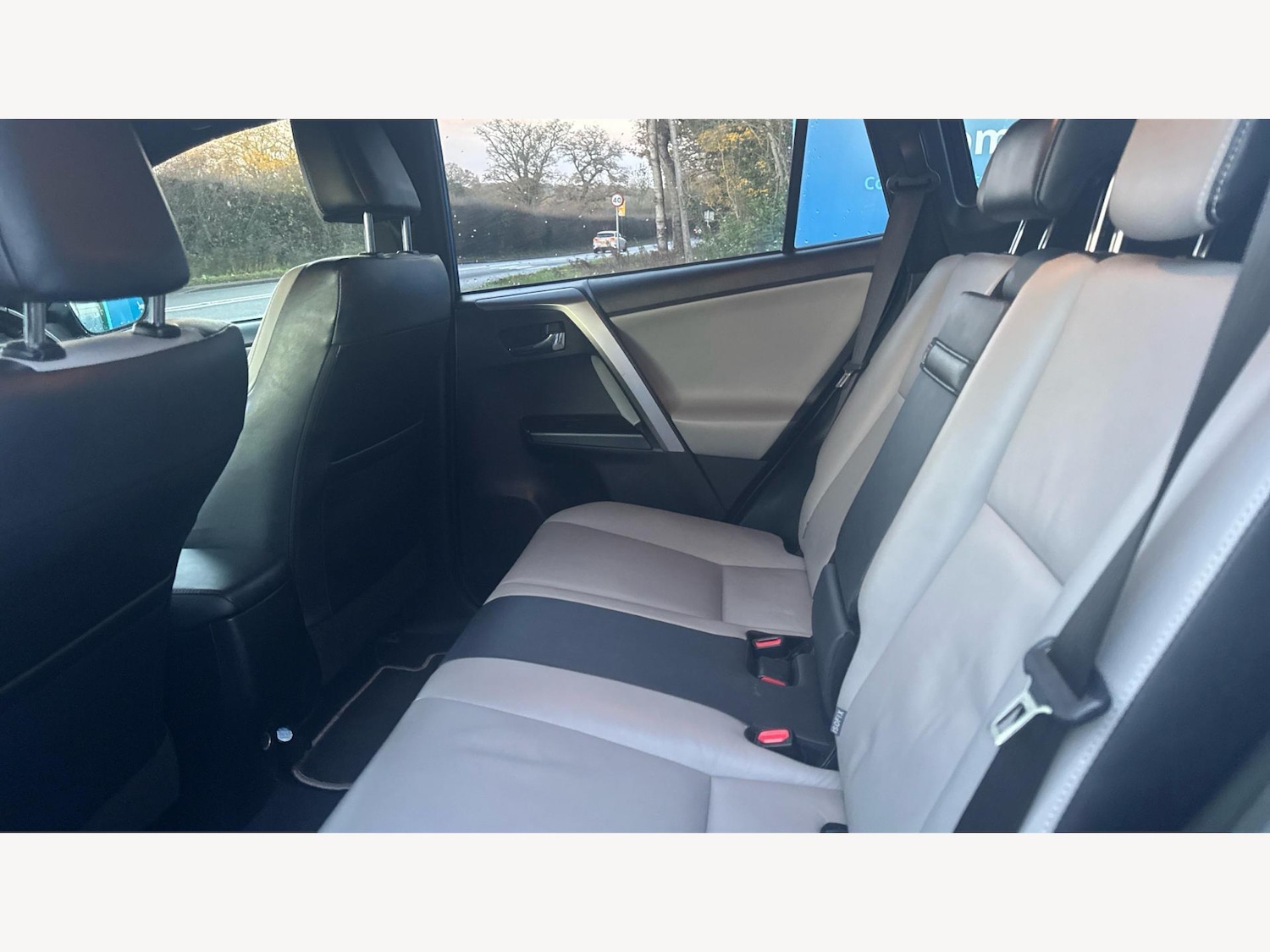 Used Toyota RAV4 2017 for sale - 76855853: Photo 15