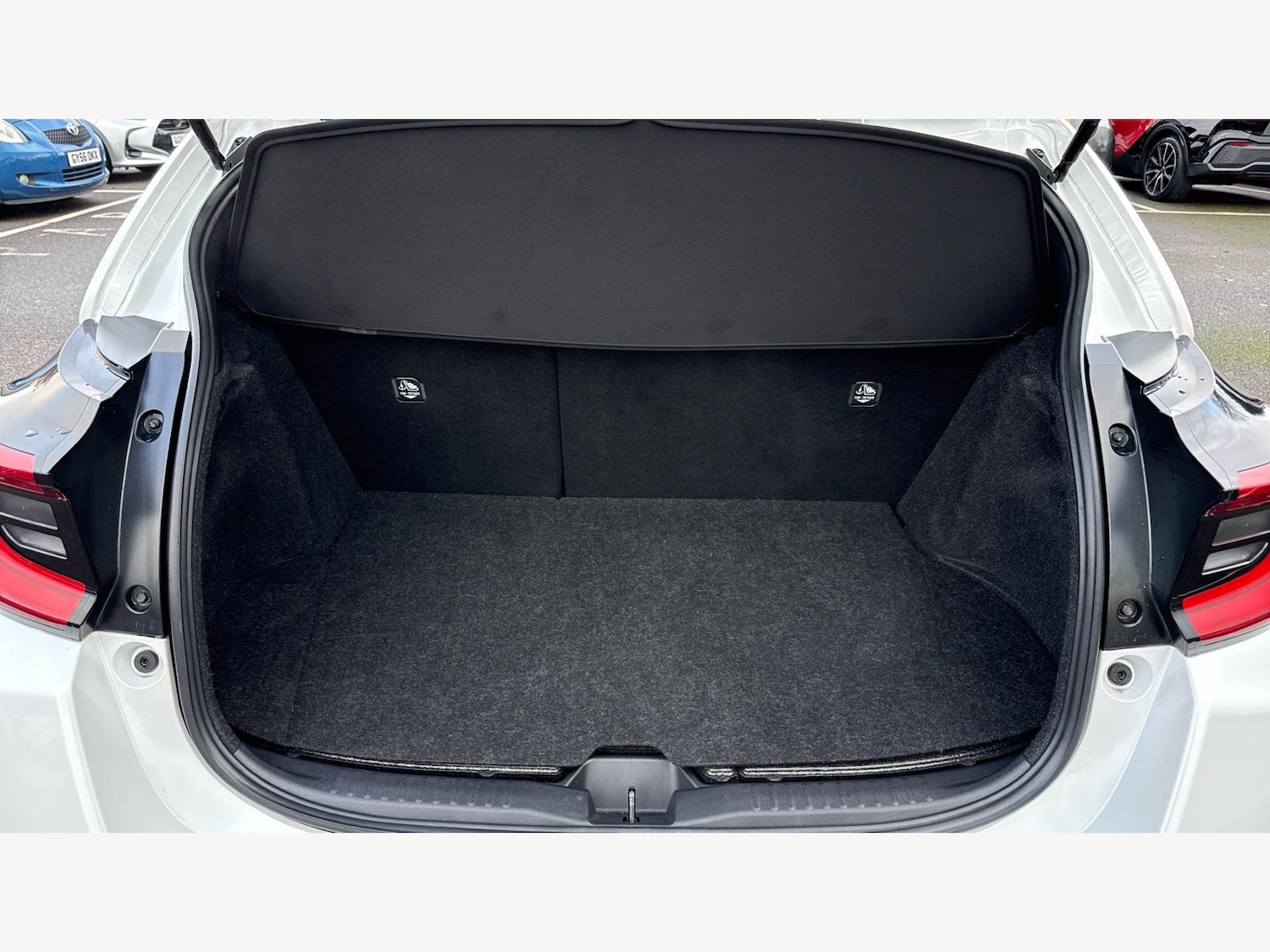 Used Toyota Yaris 2022 for sale - 76612898: Photo 16