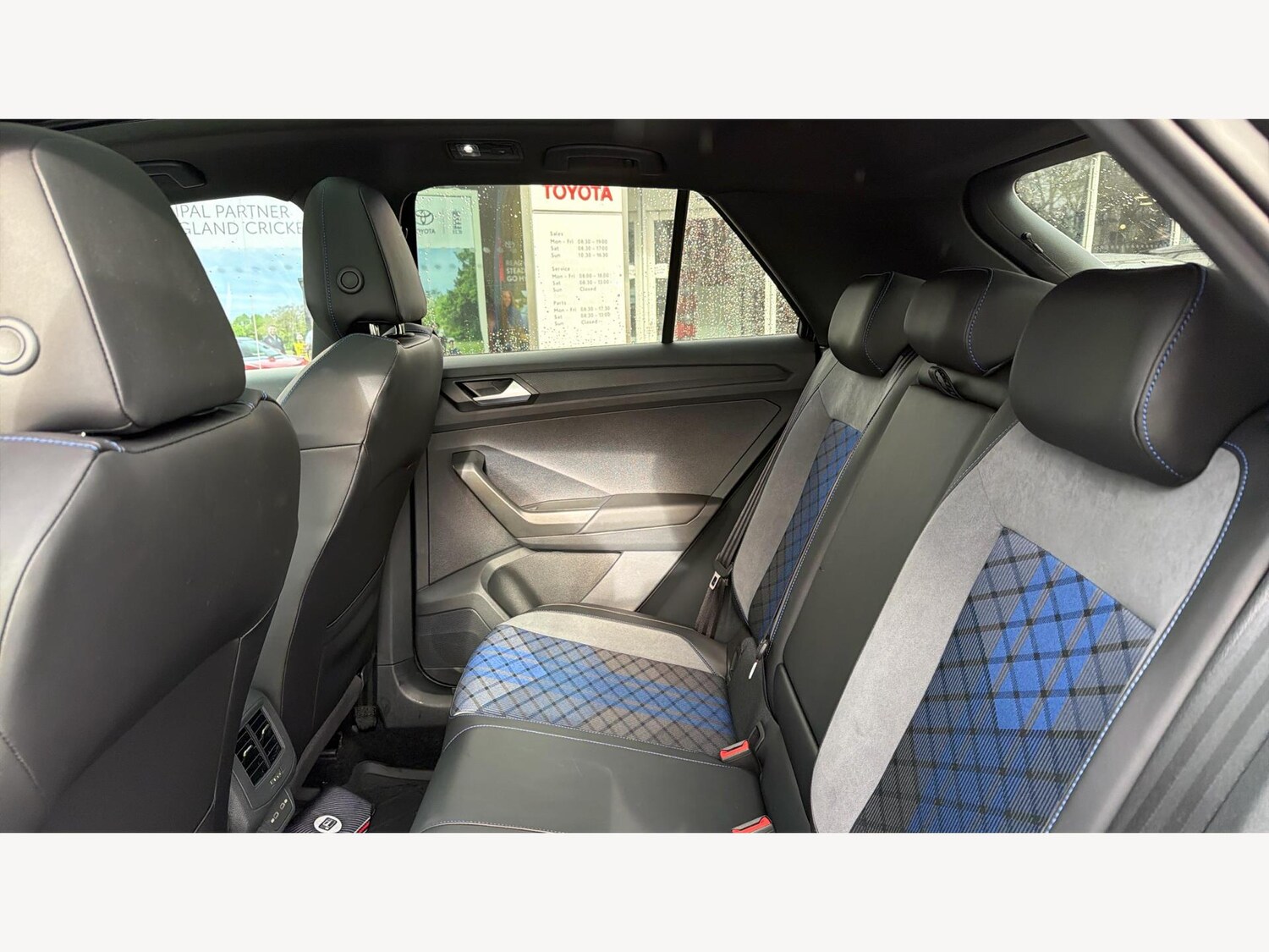 Used Volkswagen T-Roc 2024 for sale - 77478789: Photo 15