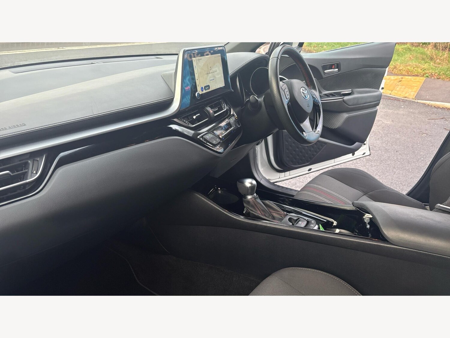 Used Toyota C-HR 2023 for sale - 77440762: Photo 12