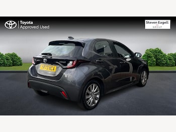 Used Toyota Yaris 2023 for sale - 76294964: Photo 2
