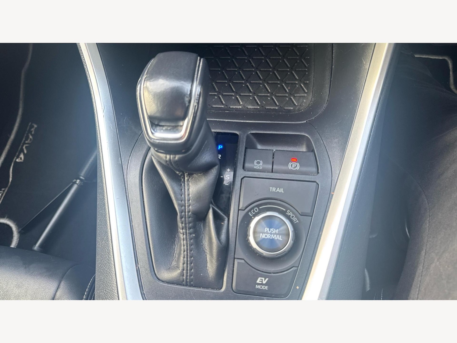 Used Toyota RAV4 2020 for sale - 77291791: Photo 27