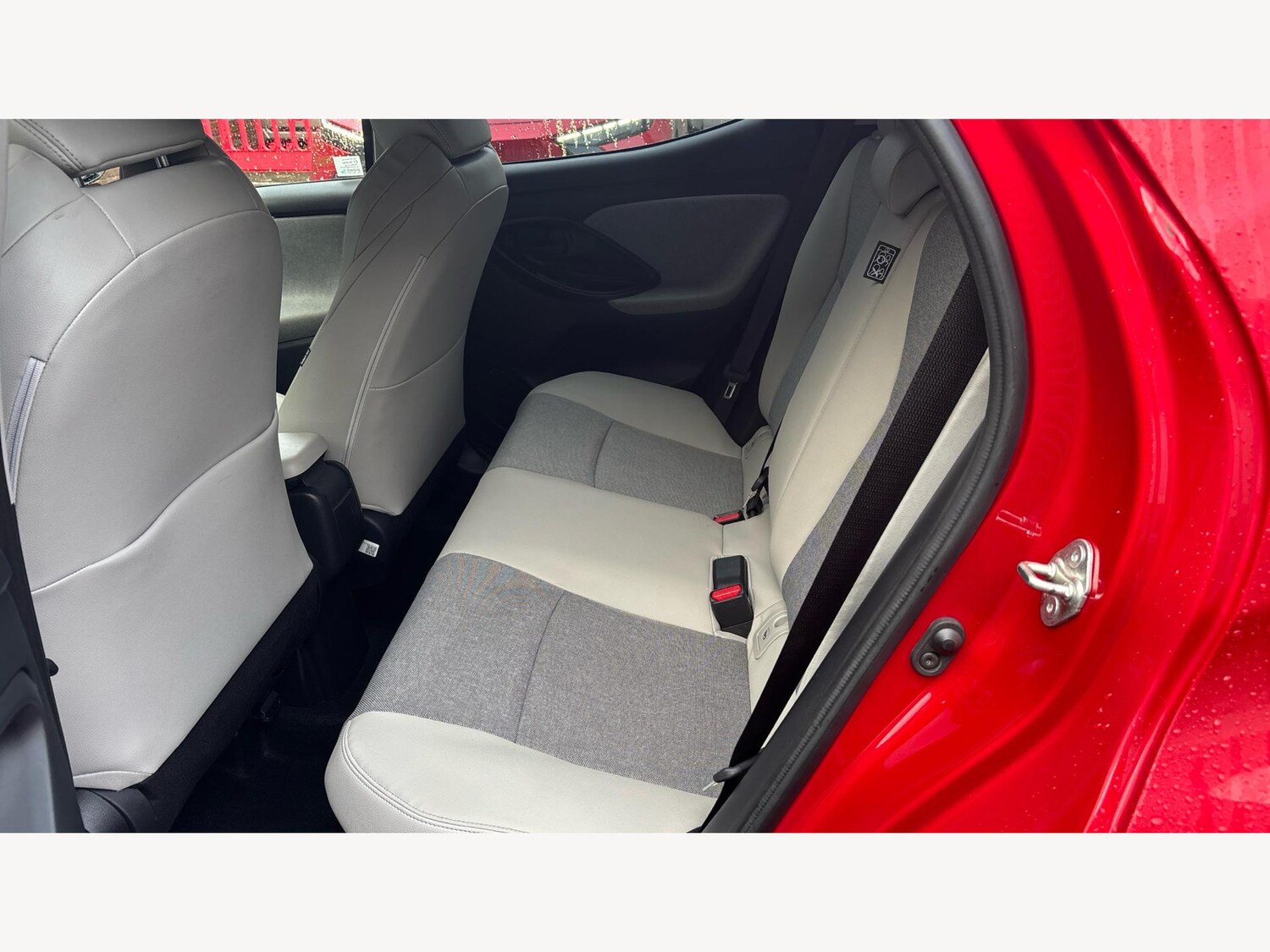 Used Toyota Yaris for sale - 77625710: Photo 15