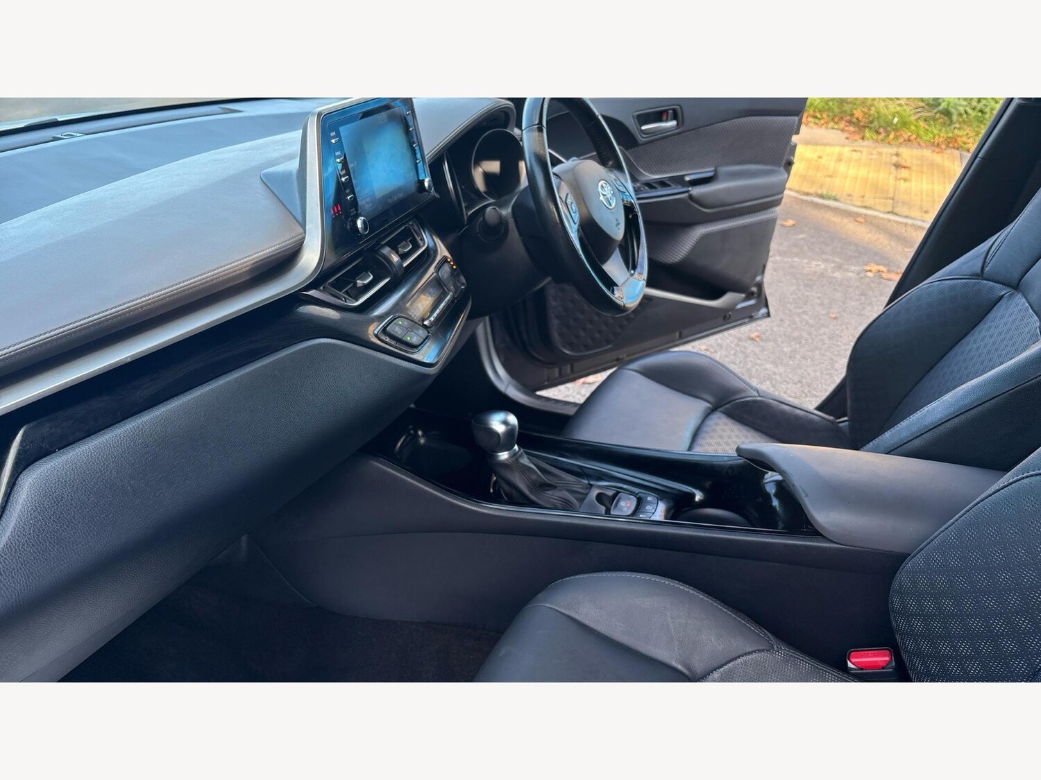 Used Toyota C-HR 2022 for sale - 77131395: Photo 12