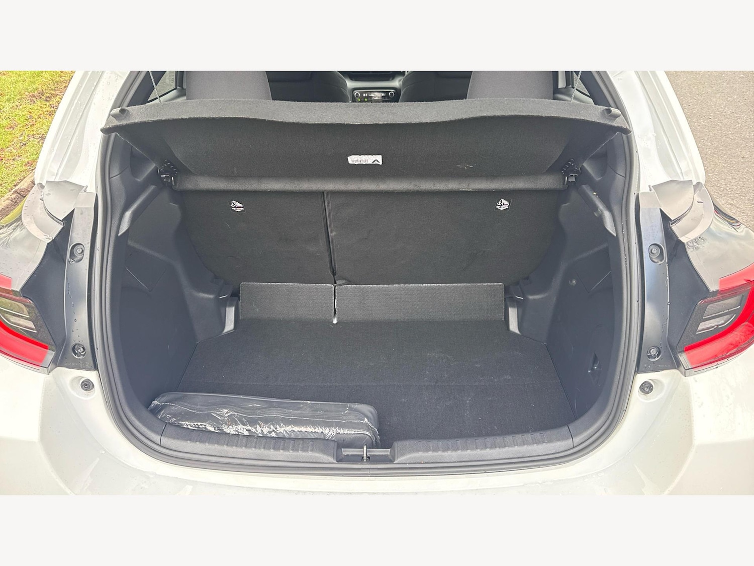 Used Toyota Yaris 2024 for sale - 77396218: Photo 16