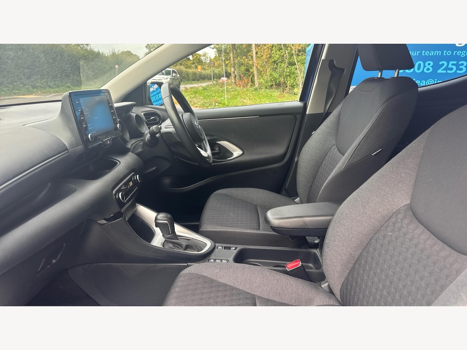 Used Toyota Yaris 2022 for sale - 76399219: Photo 12