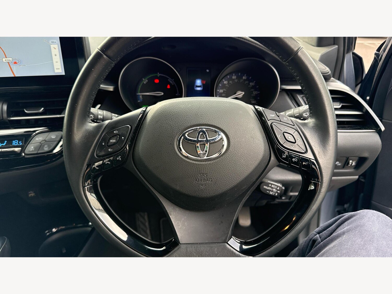 Used Toyota C-HR 2023 for sale - 76399210: Photo 10