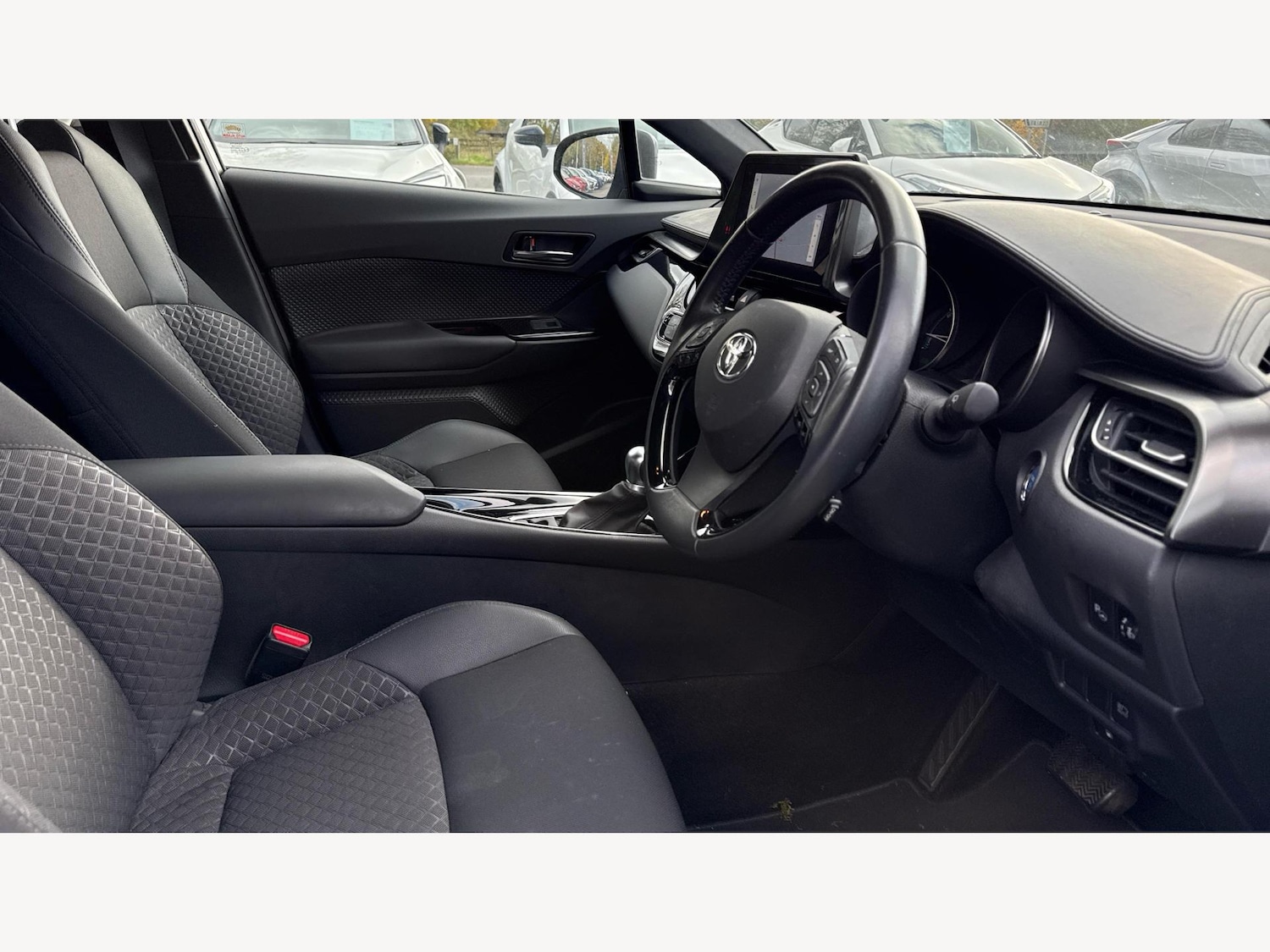 Used Toyota C-HR 2023 for sale - 76399210: Photo 13
