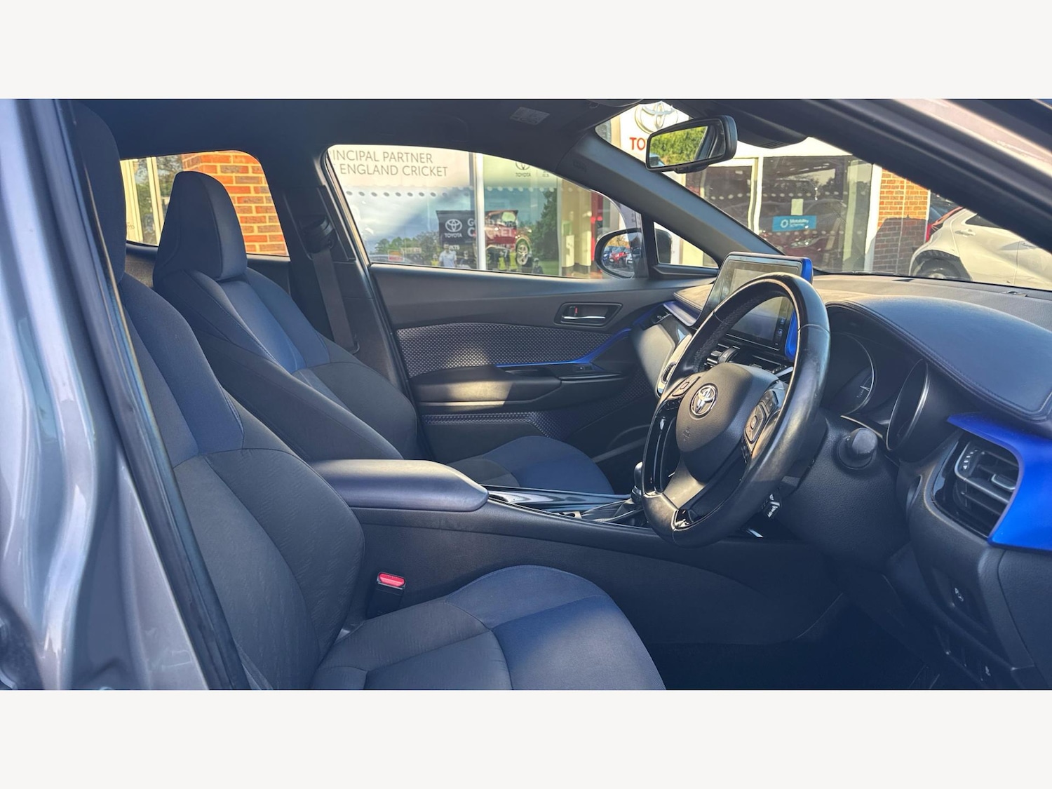 Used Toyota C-HR 2017 for sale - 77097719: Photo 13