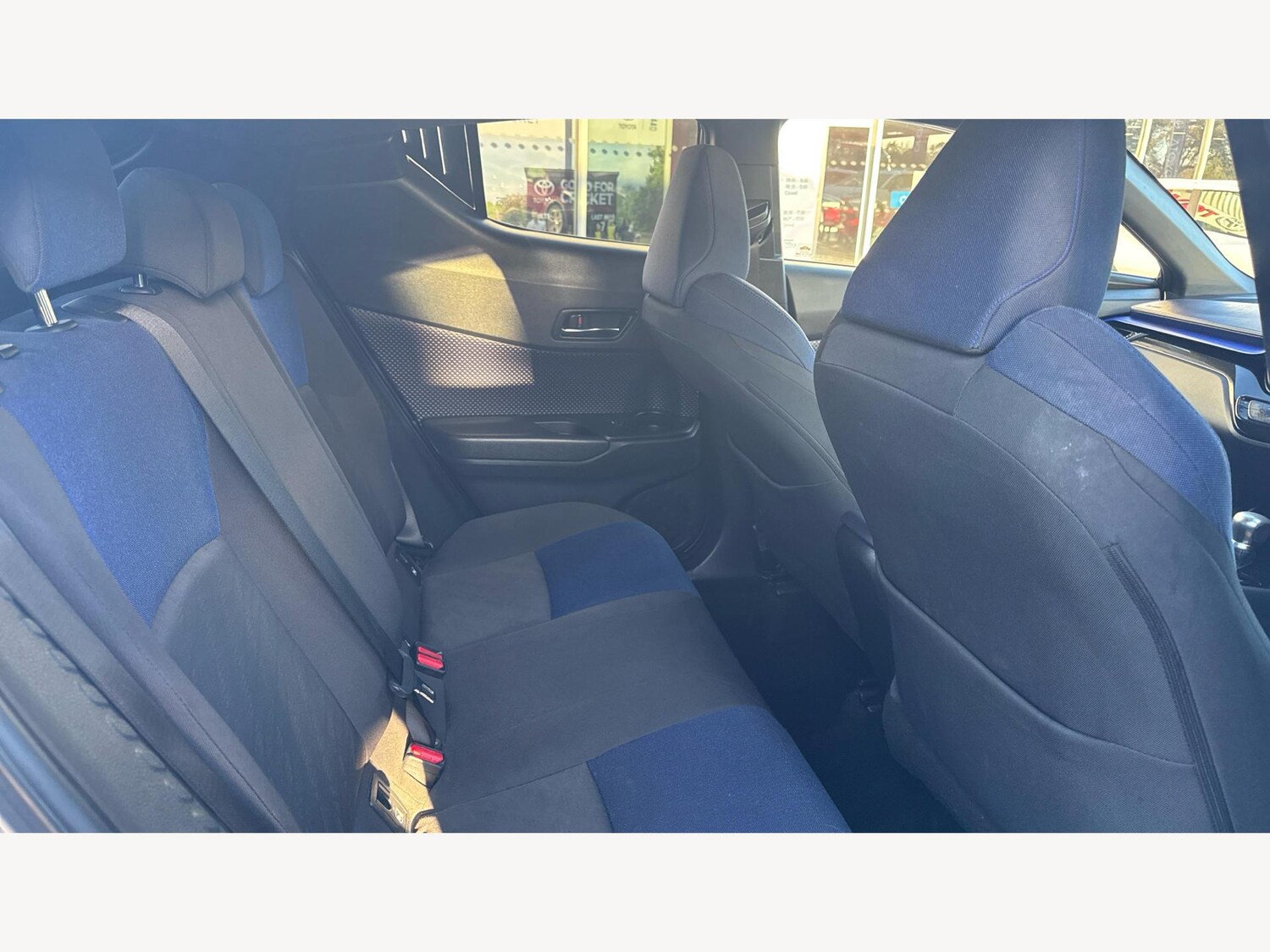 Used Toyota C-HR 2017 for sale - 77097719: Photo 14