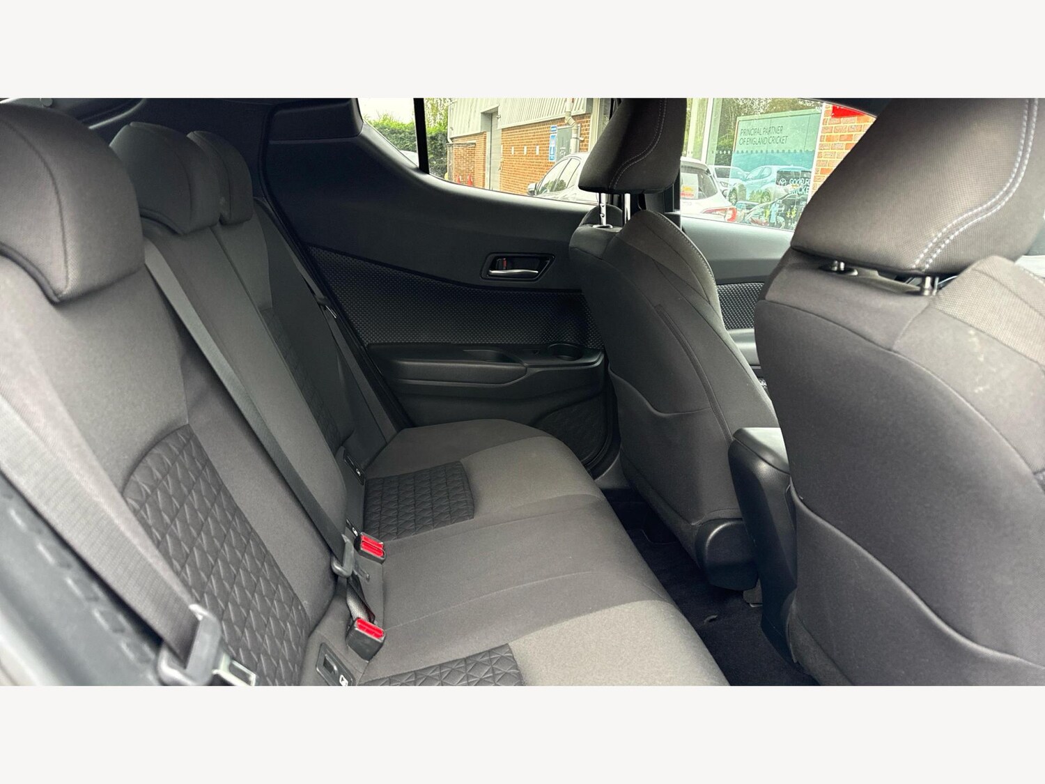 Used Toyota C-HR 2021 for sale - 76425049: Photo 14