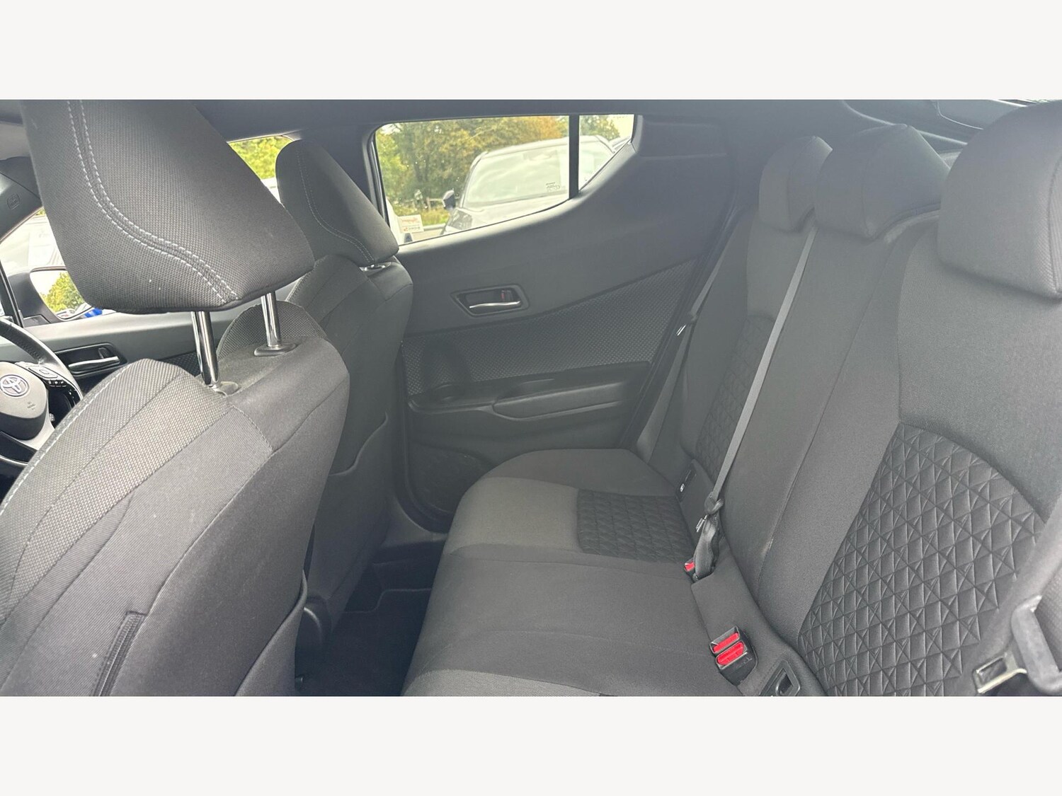 Used Toyota C-HR 2021 for sale - 76425049: Photo 15