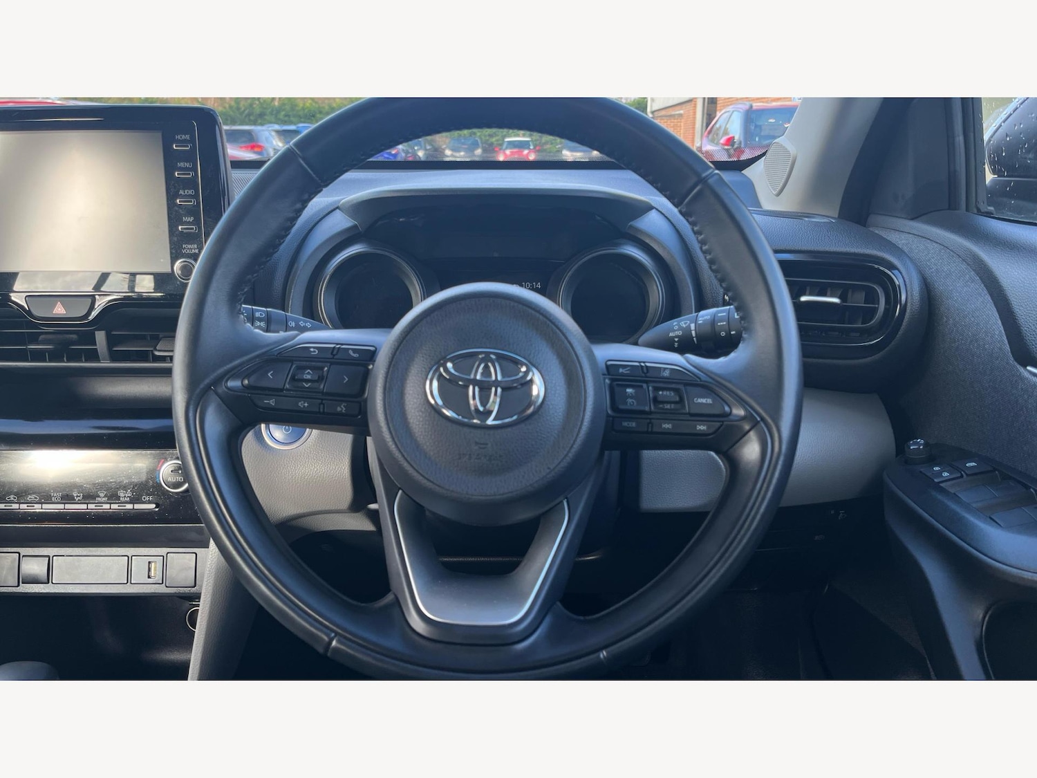 Used Toyota Yaris Cross 2022 for sale - 76607901: Photo 10