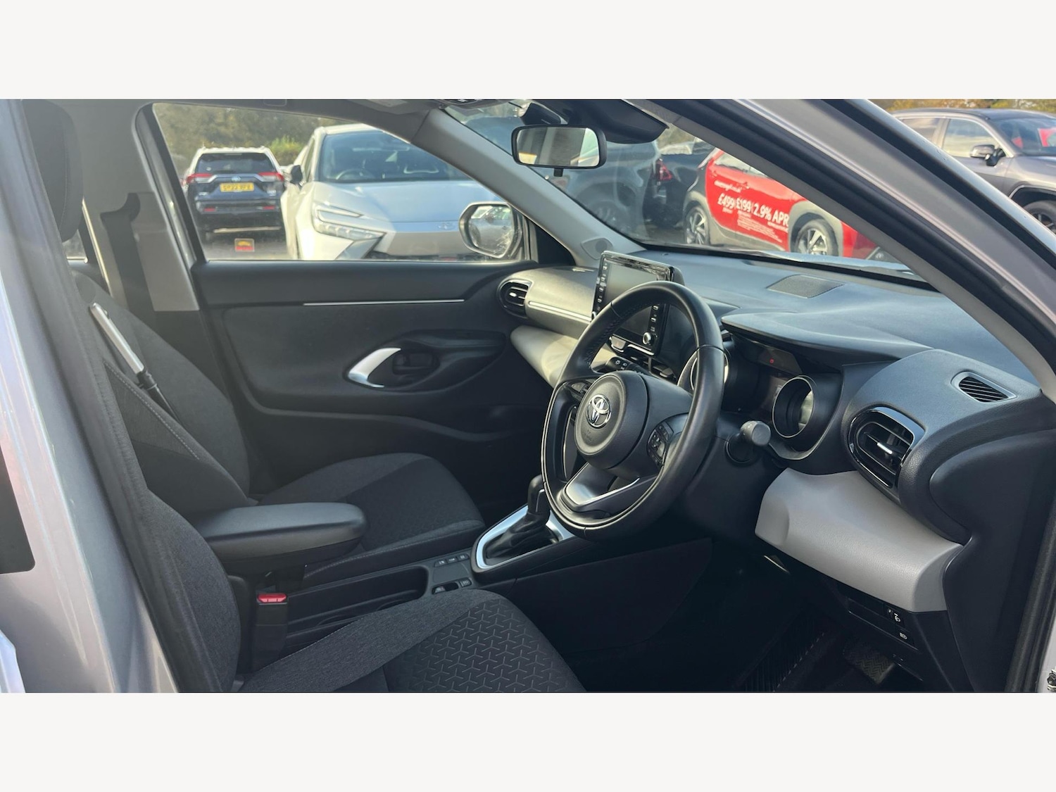 Used Toyota Yaris Cross 2022 for sale - 76607901: Photo 13