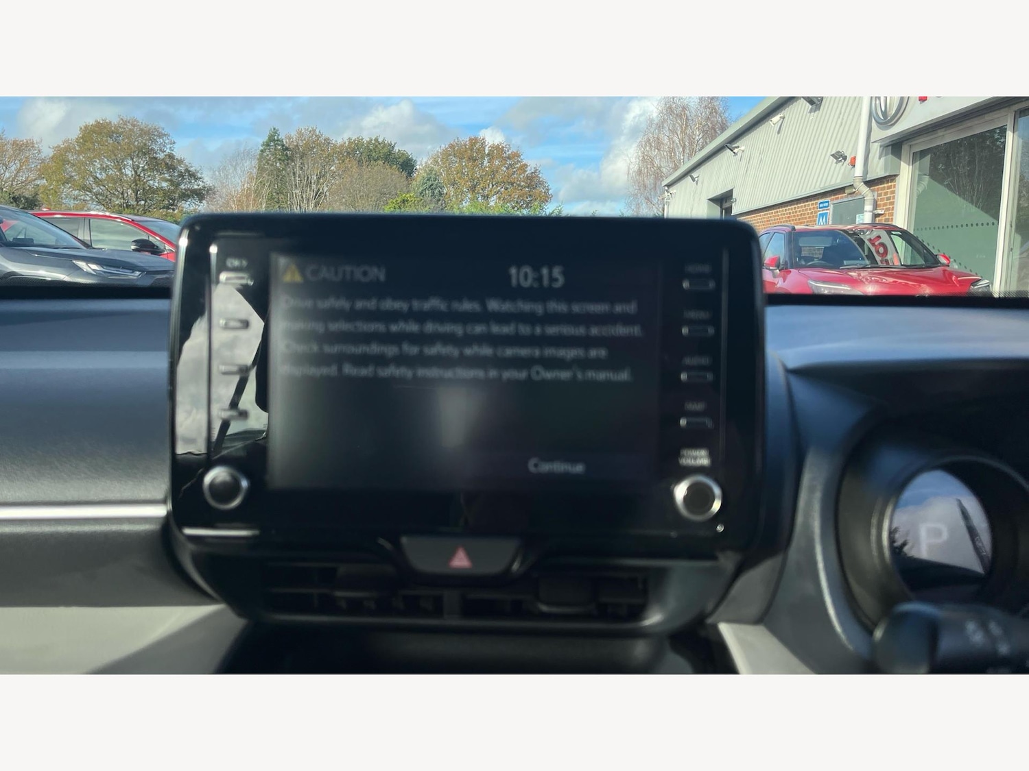 Used Toyota Yaris Cross 2022 for sale - 76607901: Photo 9