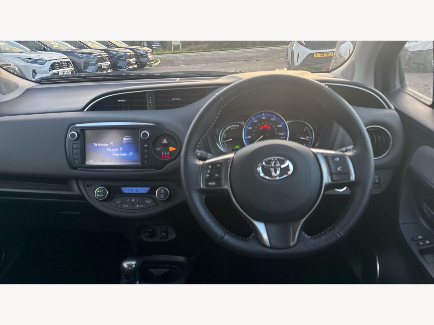 Used Toyota Yaris 2015 for sale - 77057634: Photo 8