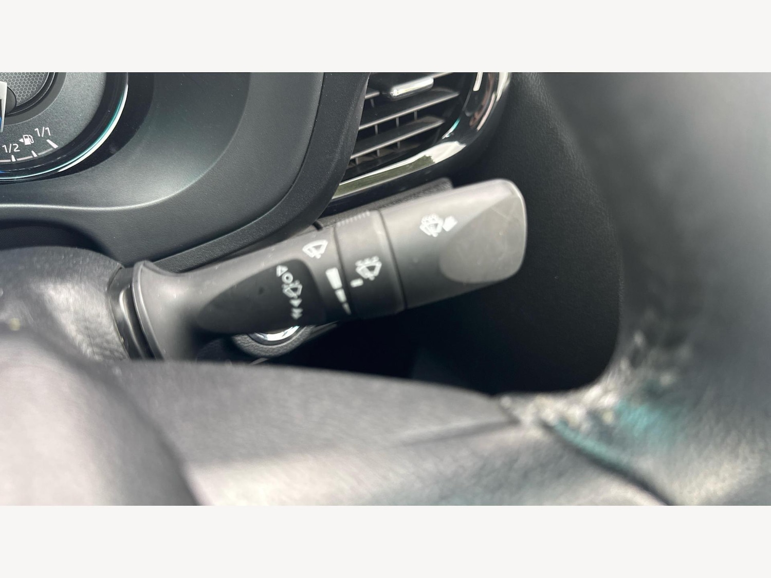 Used Toyota Hilux 2023 for sale - 77163665: Photo 31