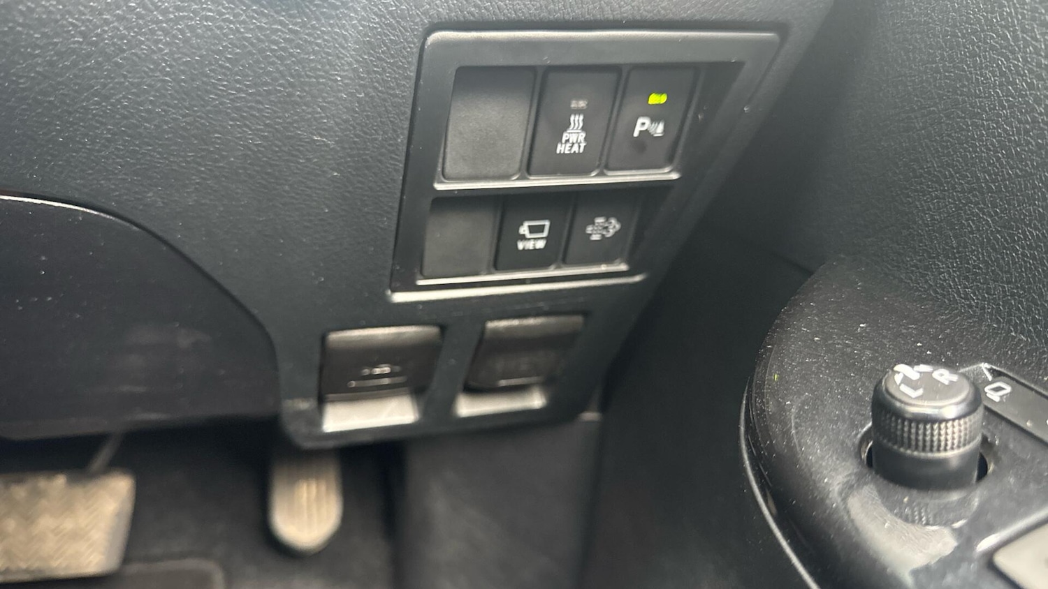 Used Toyota Hilux 2023 for sale - 77163665: Photo 32