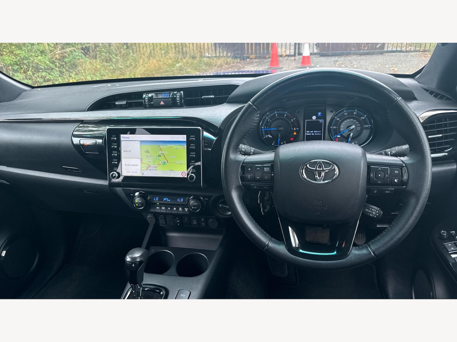 Used Toyota Hilux 2023 for sale - 77163665: Photo 8