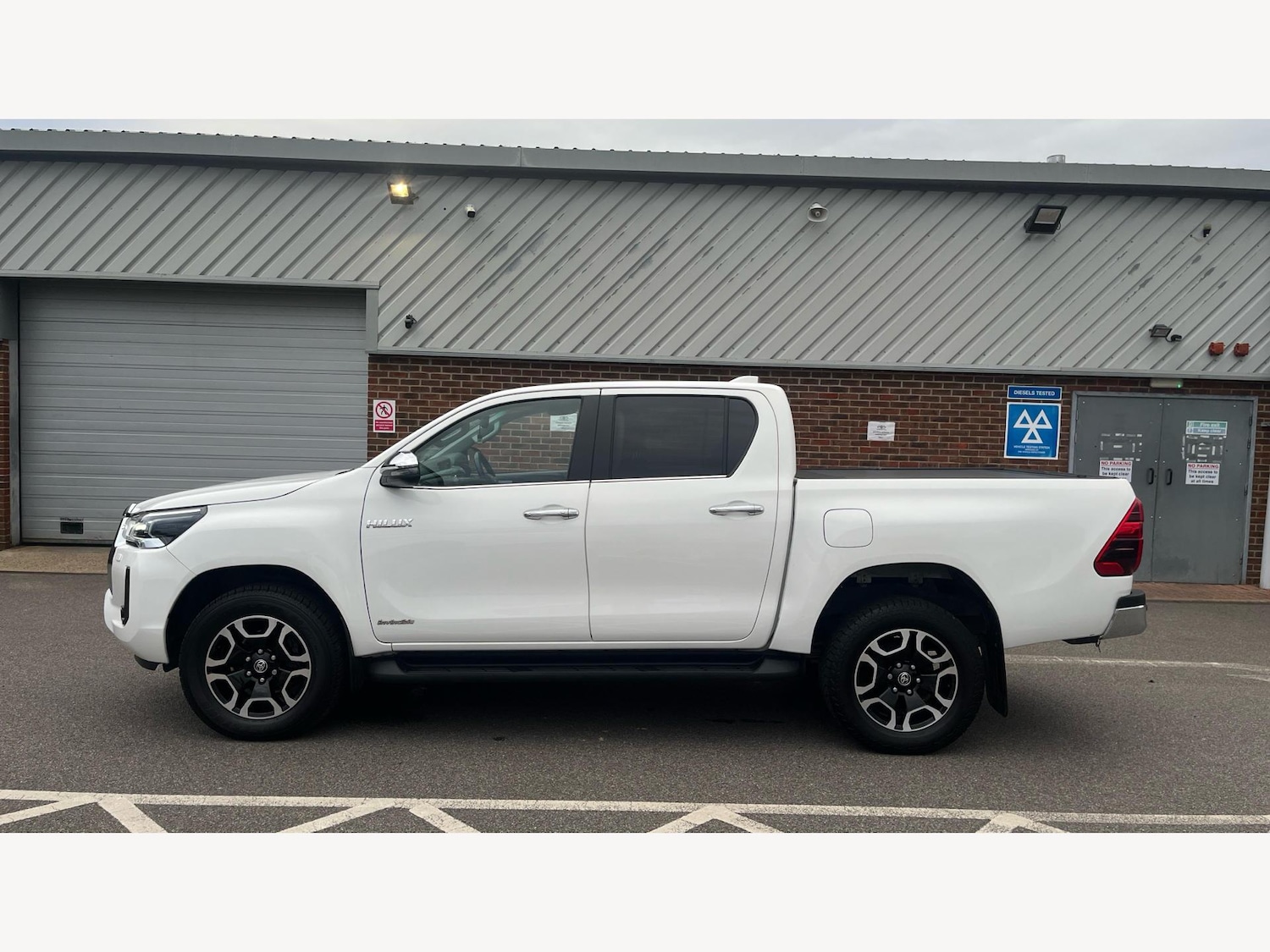 Used Toyota Hilux 2022 for sale - 76886139: Photo 19