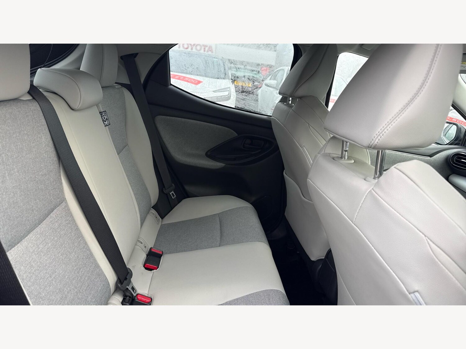 Used Toyota Yaris 2022 for sale - 77097841: Photo 14