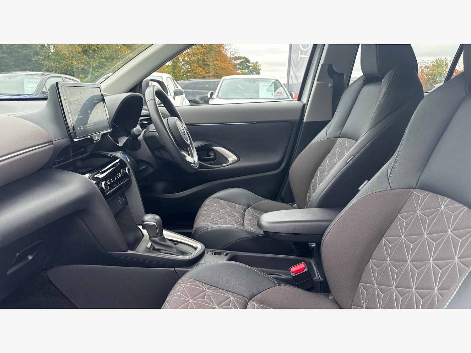 Used Toyota Yaris Cross 2023 for sale - 77082136: Photo 12