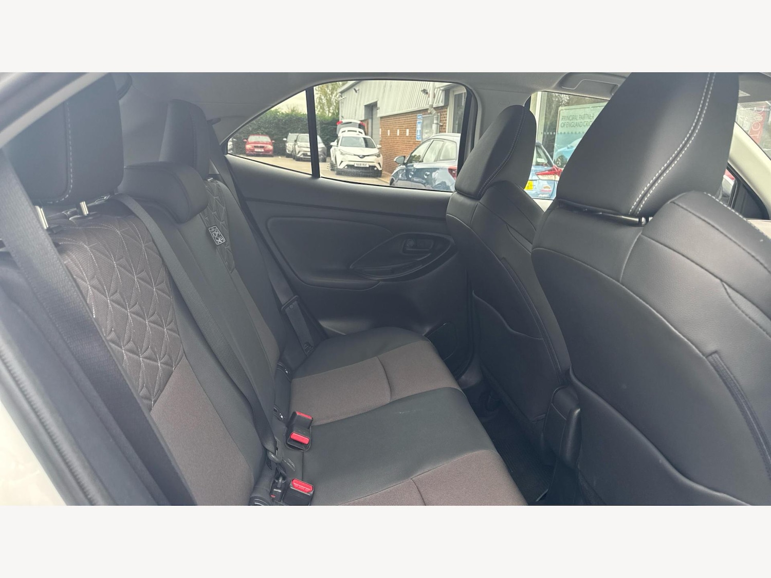 Used Toyota Yaris Cross 2023 for sale - 77082136: Photo 14