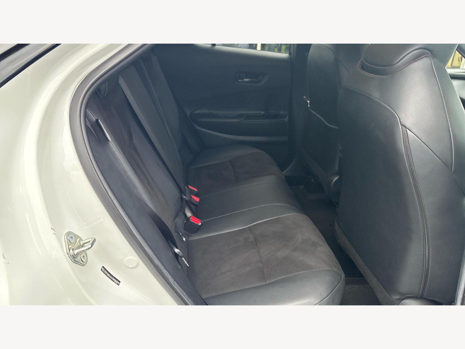 Used Toyota C-HR 2023 for sale - 77215948: Photo 14