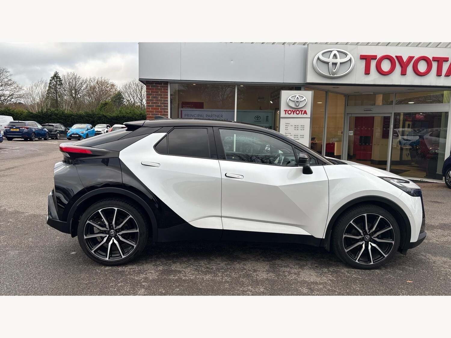 Used Toyota C-HR 2023 for sale - 77215948: Photo 18