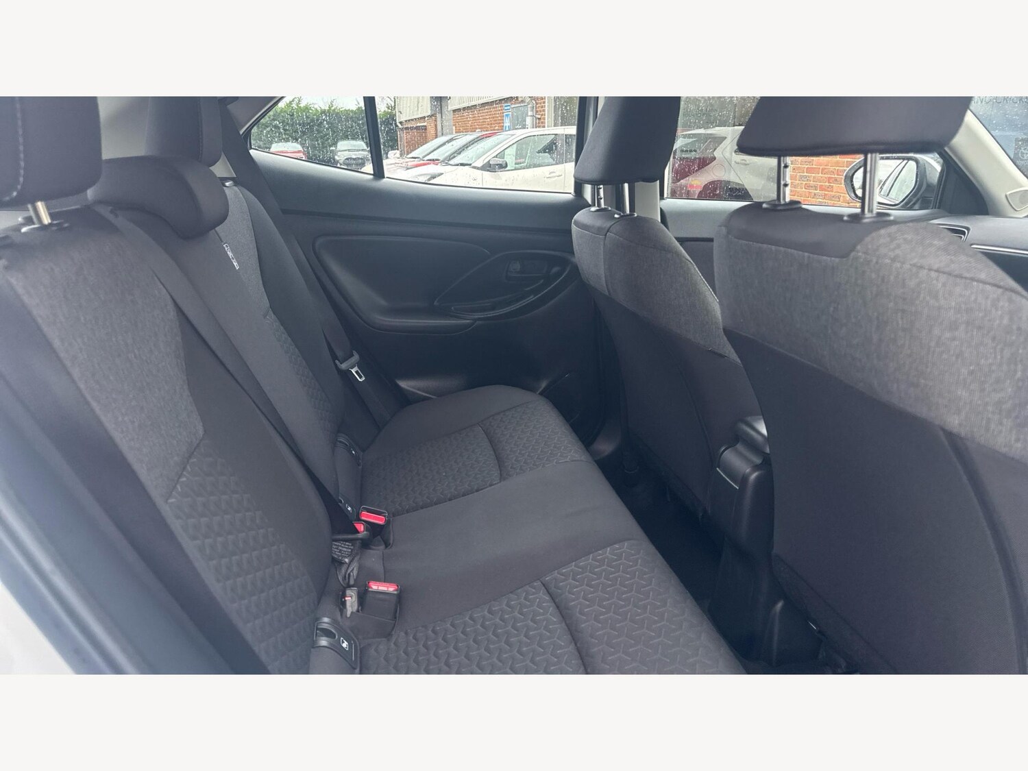 Used Toyota Yaris Cross 2024 for sale - 77290924: Photo 14