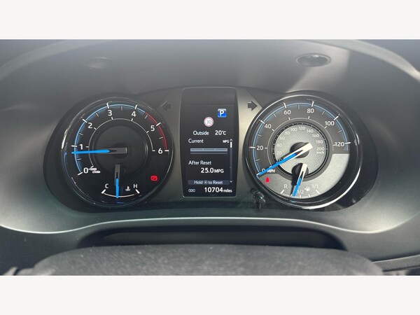 Used Toyota Hilux 2023 for sale - 75577423: Photo 11
