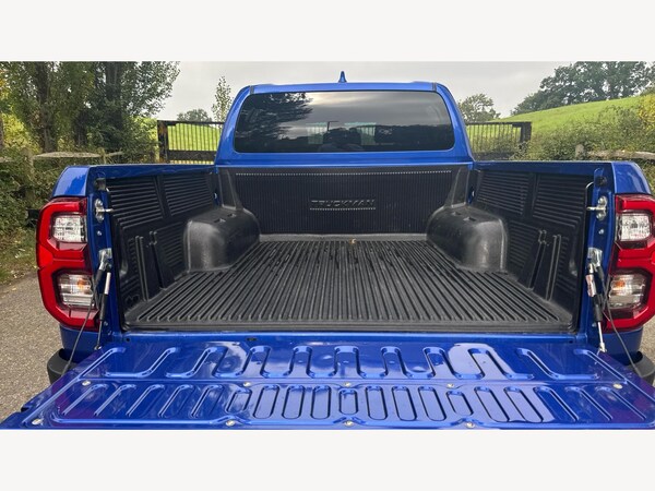 Used Toyota Hilux 2023 for sale - 75577423: Photo 16