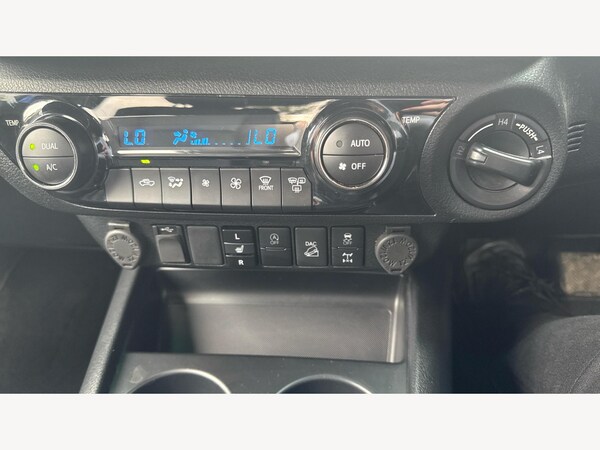 Used Toyota Hilux 2023 for sale - 75577423: Photo 35