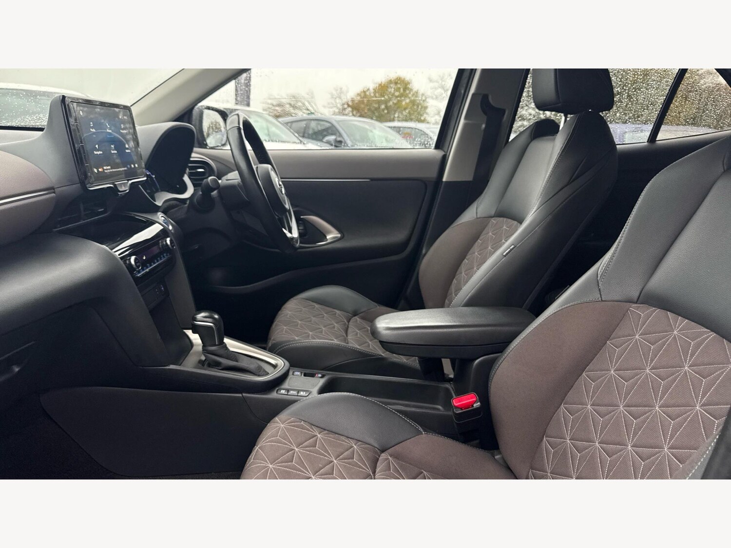 Used Toyota Yaris Cross 2024 for sale - 77162874: Photo 12