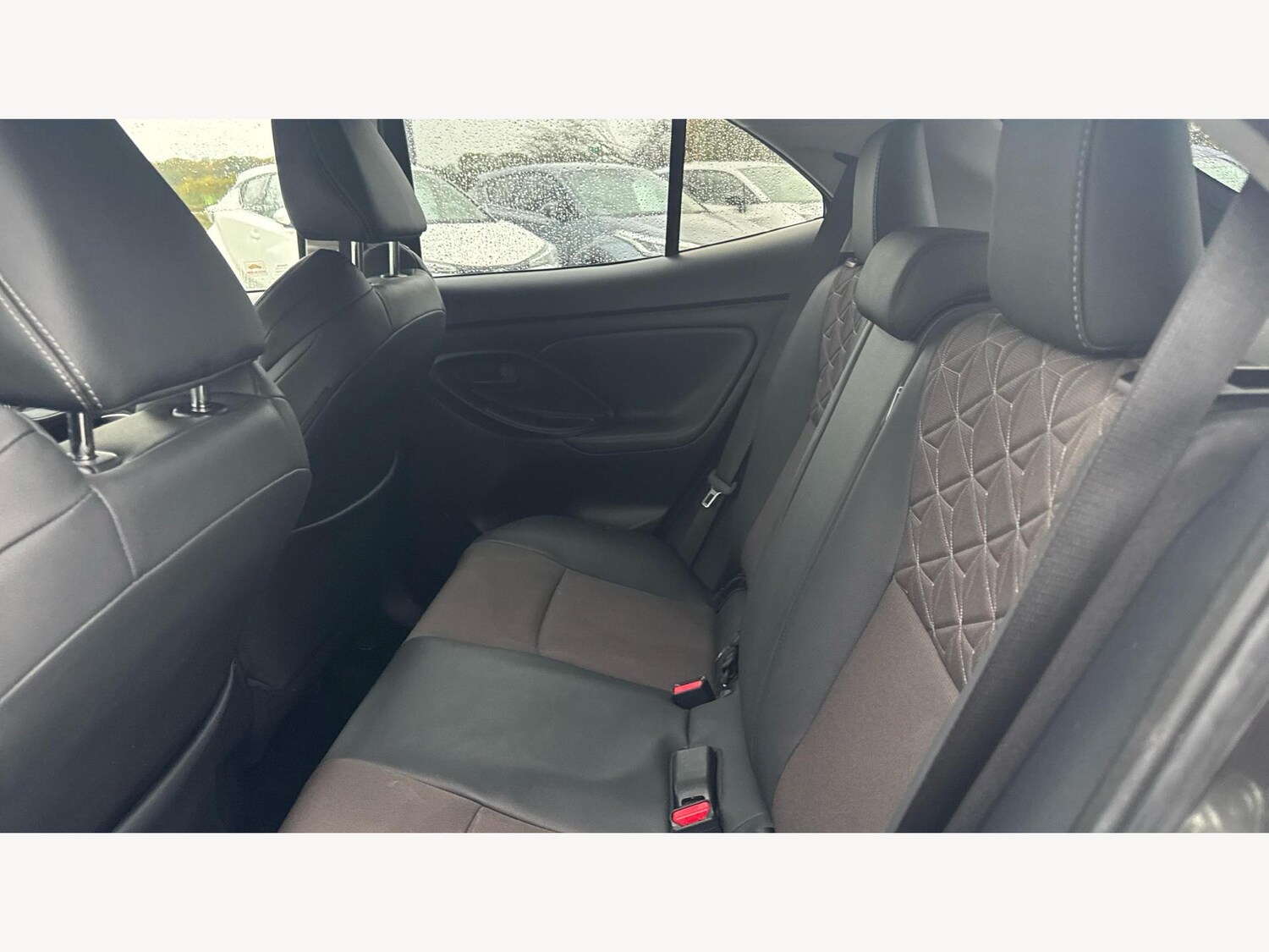 Used Toyota Yaris Cross 2024 for sale - 77162874: Photo 15