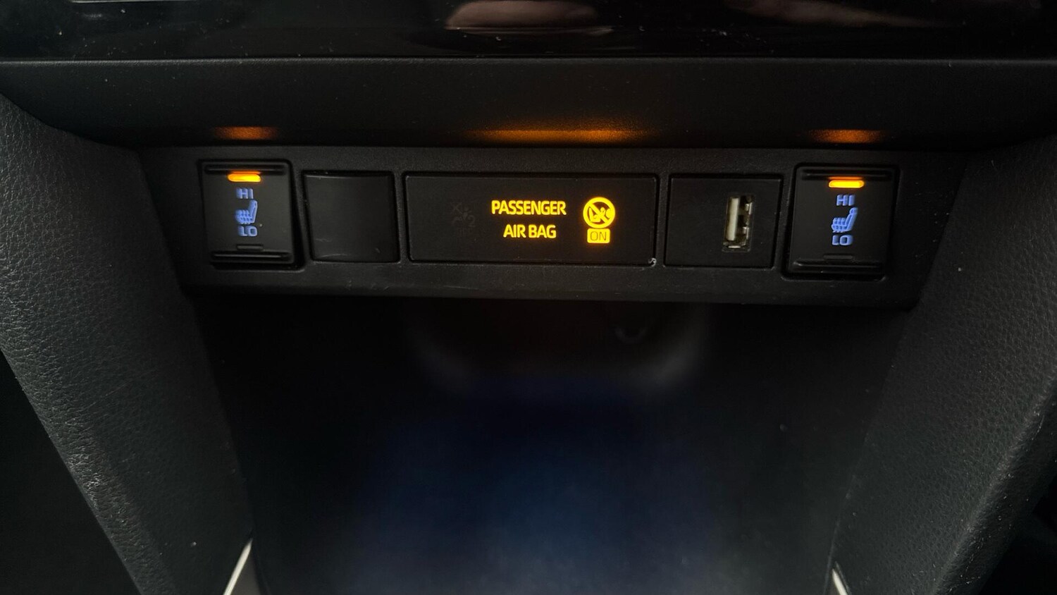 Used Toyota Yaris Cross 2024 for sale - 77162874: Photo 32