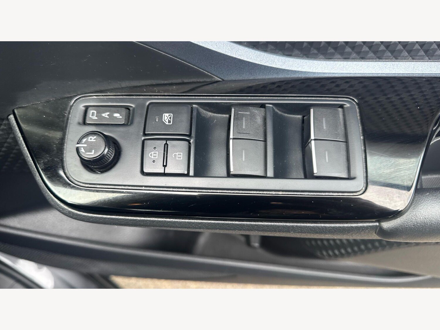 Used Toyota C-HR 2020 for sale - 78006333: Photo 31