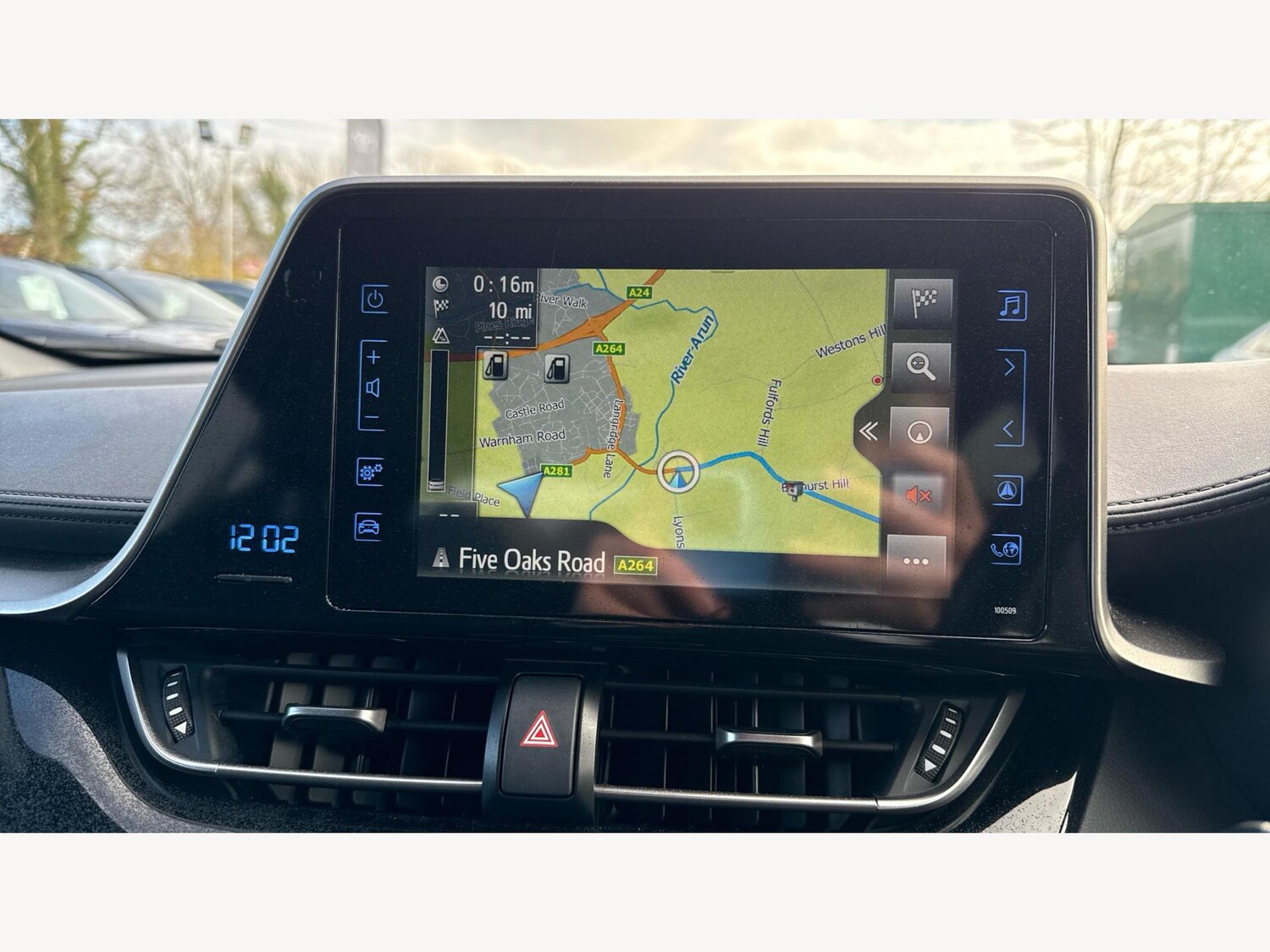 Used Toyota C-HR 2018 for sale - 76573048: Photo 9