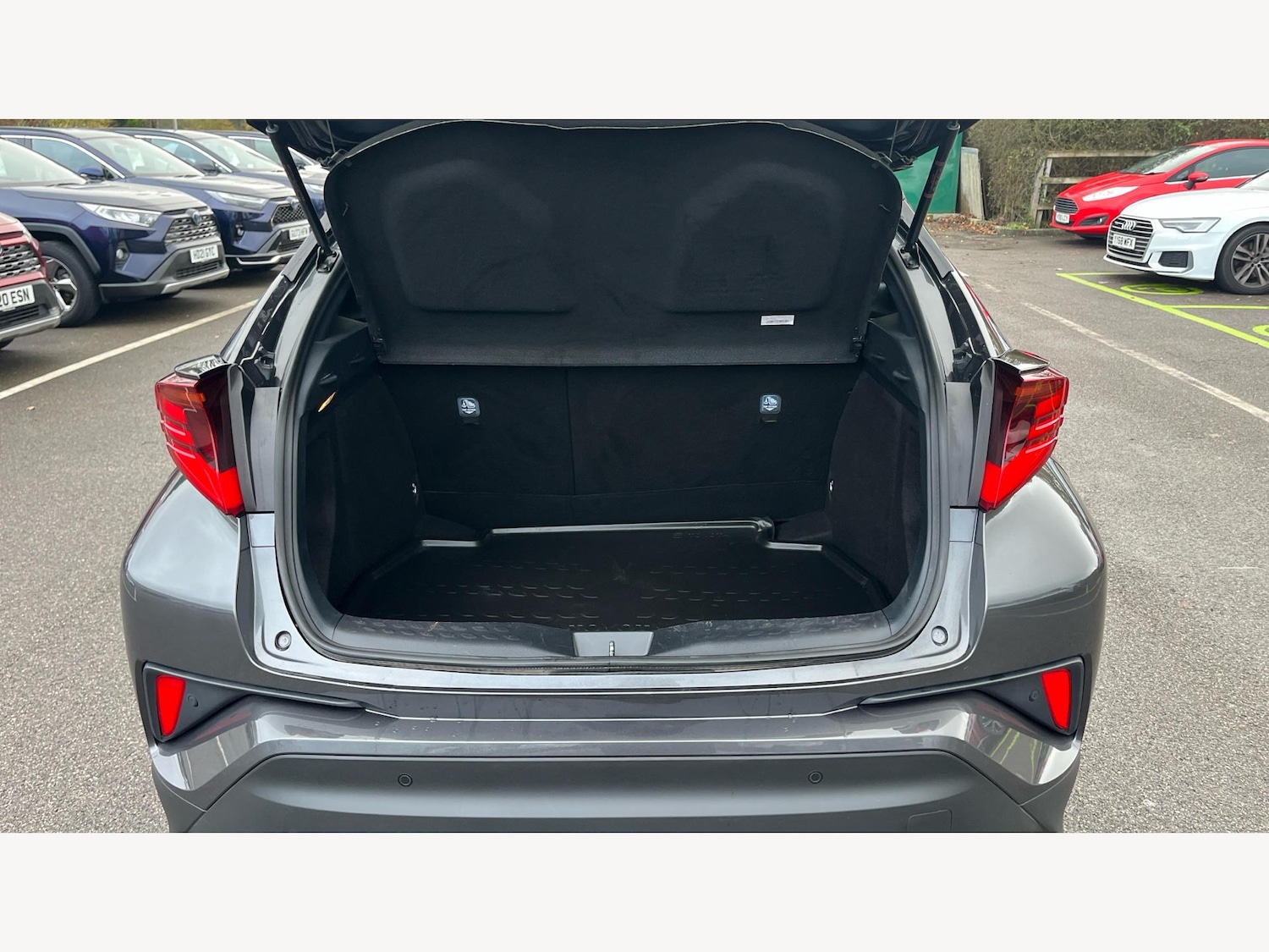 Used Toyota C-HR 2020 for sale - 76608322: Photo 16