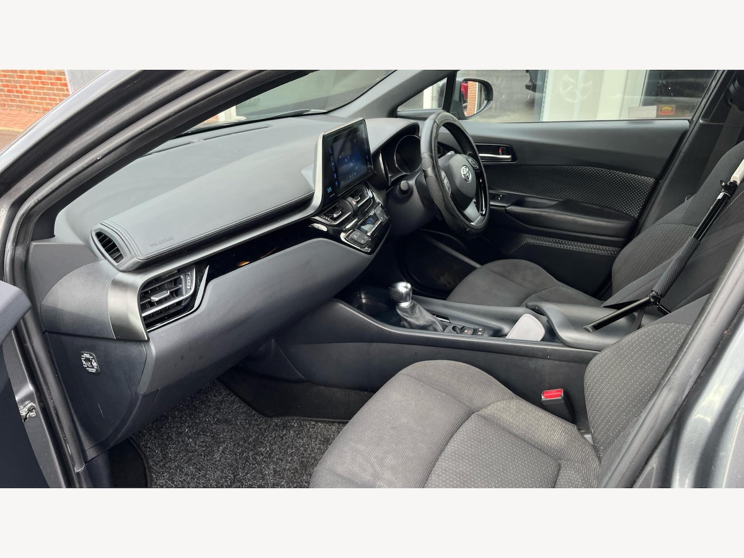 Used Toyota C-HR 2019 for sale - 76349280: Photo 12