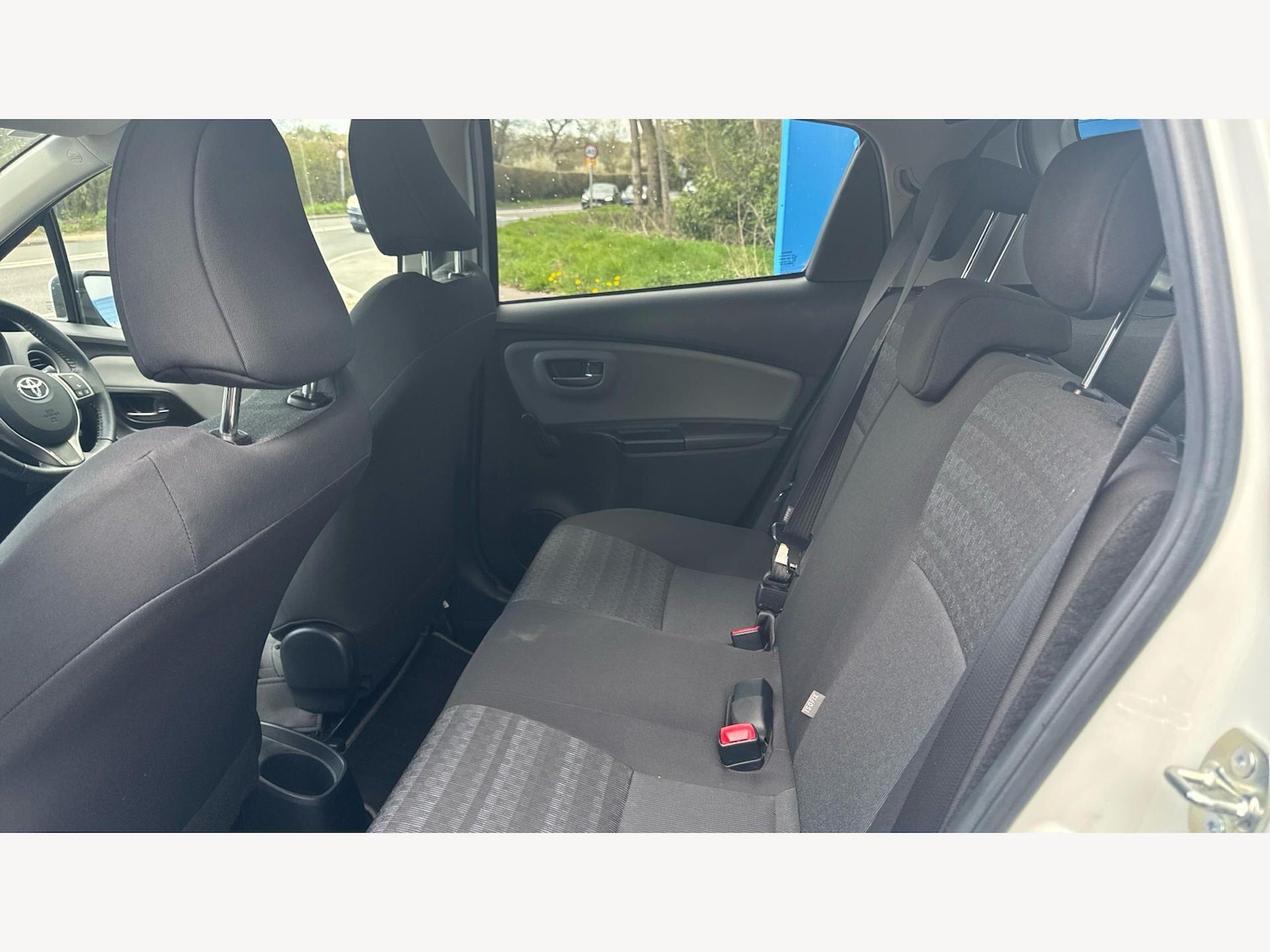 Used Toyota Yaris 2017 for sale - 78019573: Photo 15