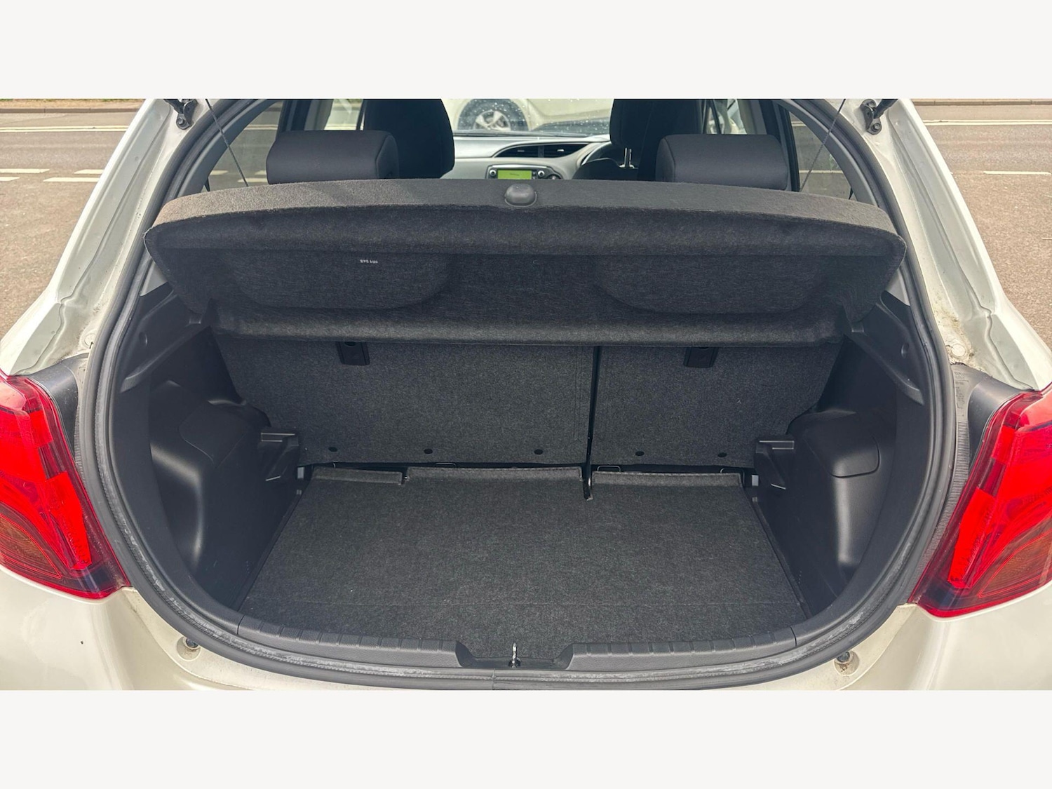 Used Toyota Yaris 2017 for sale - 78019573: Photo 16