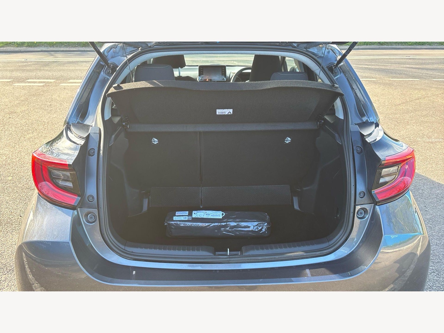 Used Toyota Yaris 2024 for sale - 78171004: Photo 15