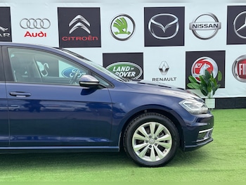 Used Volkswagen Golf 2017 for sale - 76992656: Photo